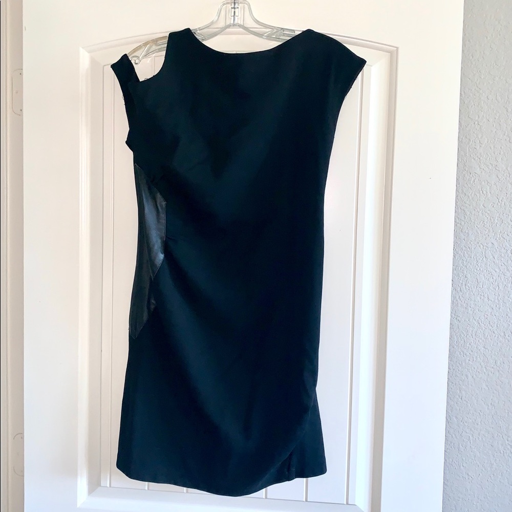 Liakes Black Off shoulder Dress